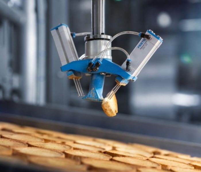 Ein speziell entwickelter Nadelgreifer (Foto: St&auml;ubli Tec-Systems GmbH Robotics)